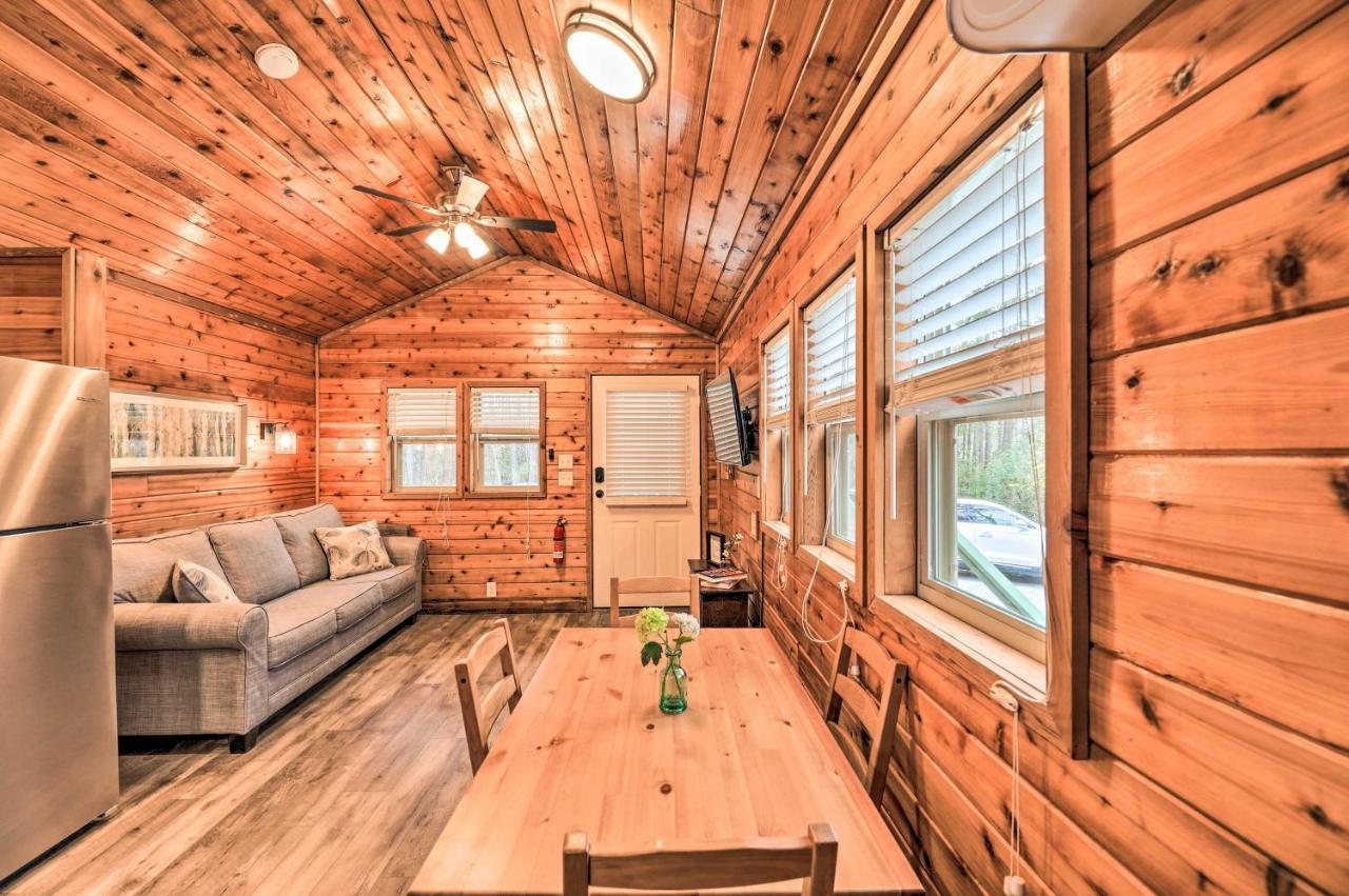 Charming New Bern Log Cabin - Pets Welcome! Exterior photo