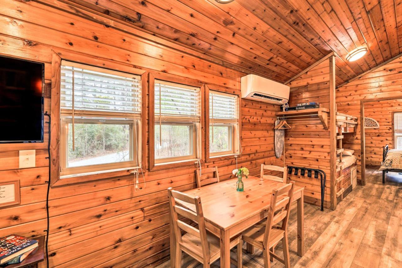 Charming New Bern Log Cabin - Pets Welcome! Exterior photo