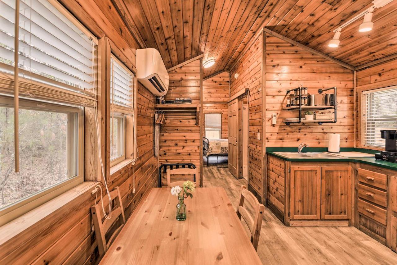 Charming New Bern Log Cabin - Pets Welcome! Exterior photo