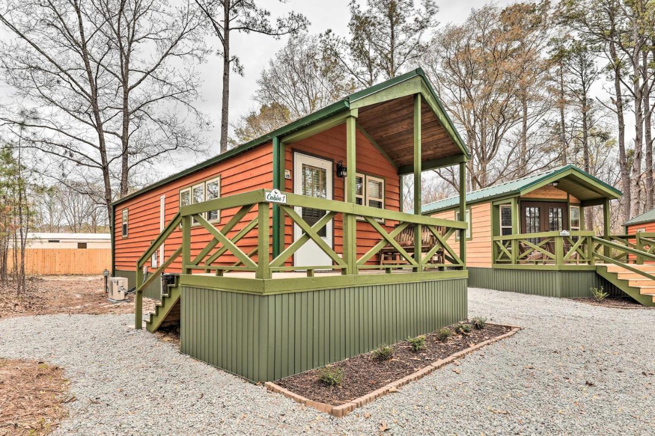 Charming New Bern Log Cabin - Pets Welcome! Exterior photo